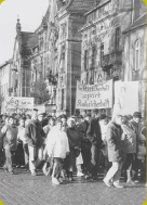 Demonstrationszug-vor-dem-Landratsamt-am-18.November1989